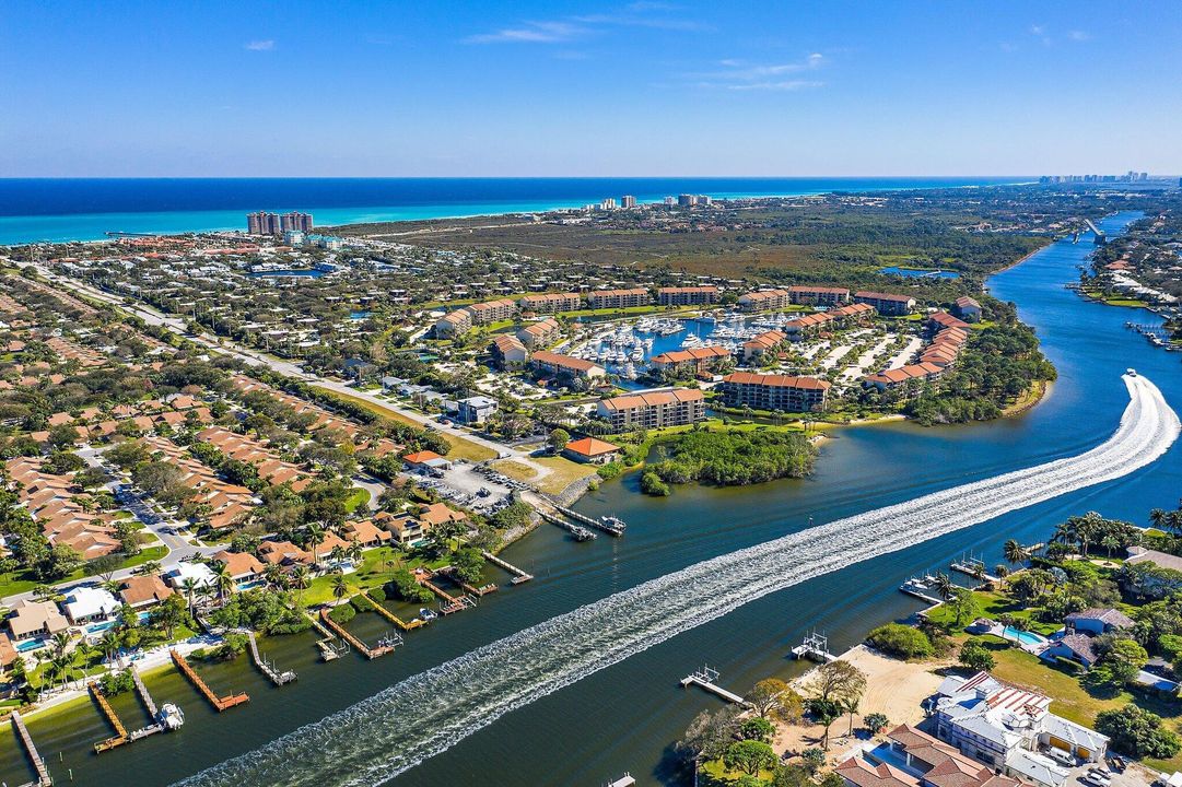 For Rent: $3,125 (2 beds, 2 baths, 1188 Square Feet)