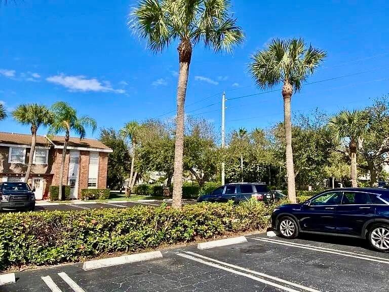 待售: $295,000 (2 贝兹, 1 浴室, 1024 平方英尺)