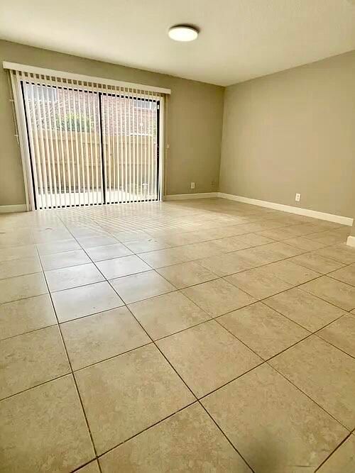 待售: $295,000 (2 贝兹, 1 浴室, 1024 平方英尺)