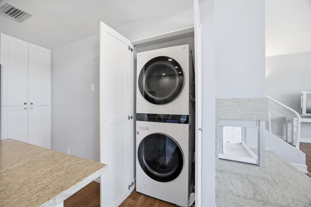 For Sale: $648,900 (2 beds, 2 baths, 1263 Square Feet)