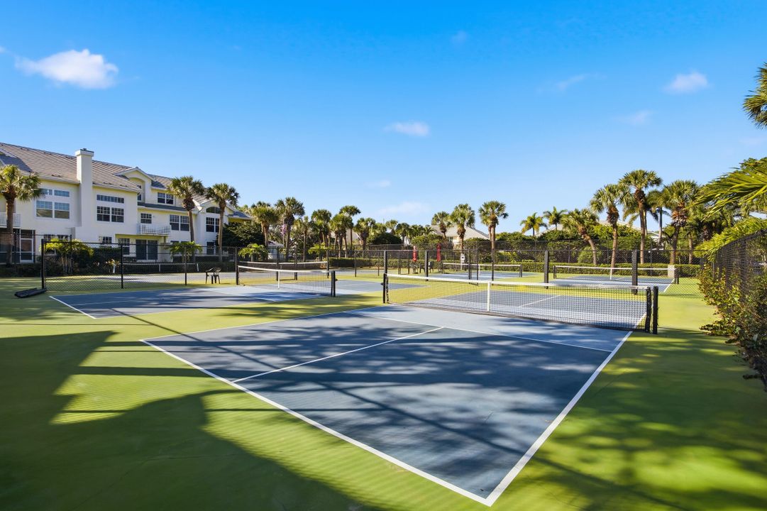 For Sale: $648,900 (2 beds, 2 baths, 1263 Square Feet)