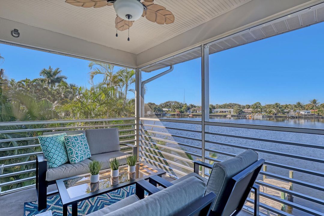 На продажу: $230,000 (2 спален, 2 ванн, 824 Квадратных фут)