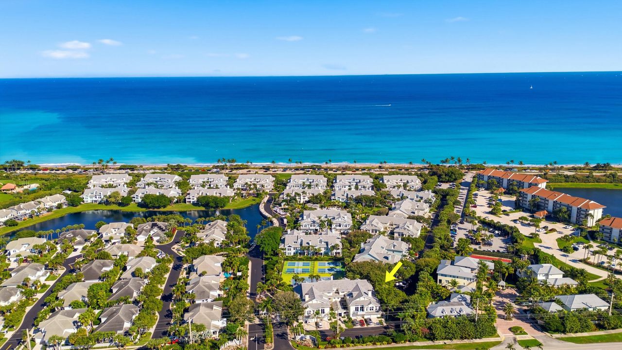 For Sale: $648,900 (2 beds, 2 baths, 1263 Square Feet)