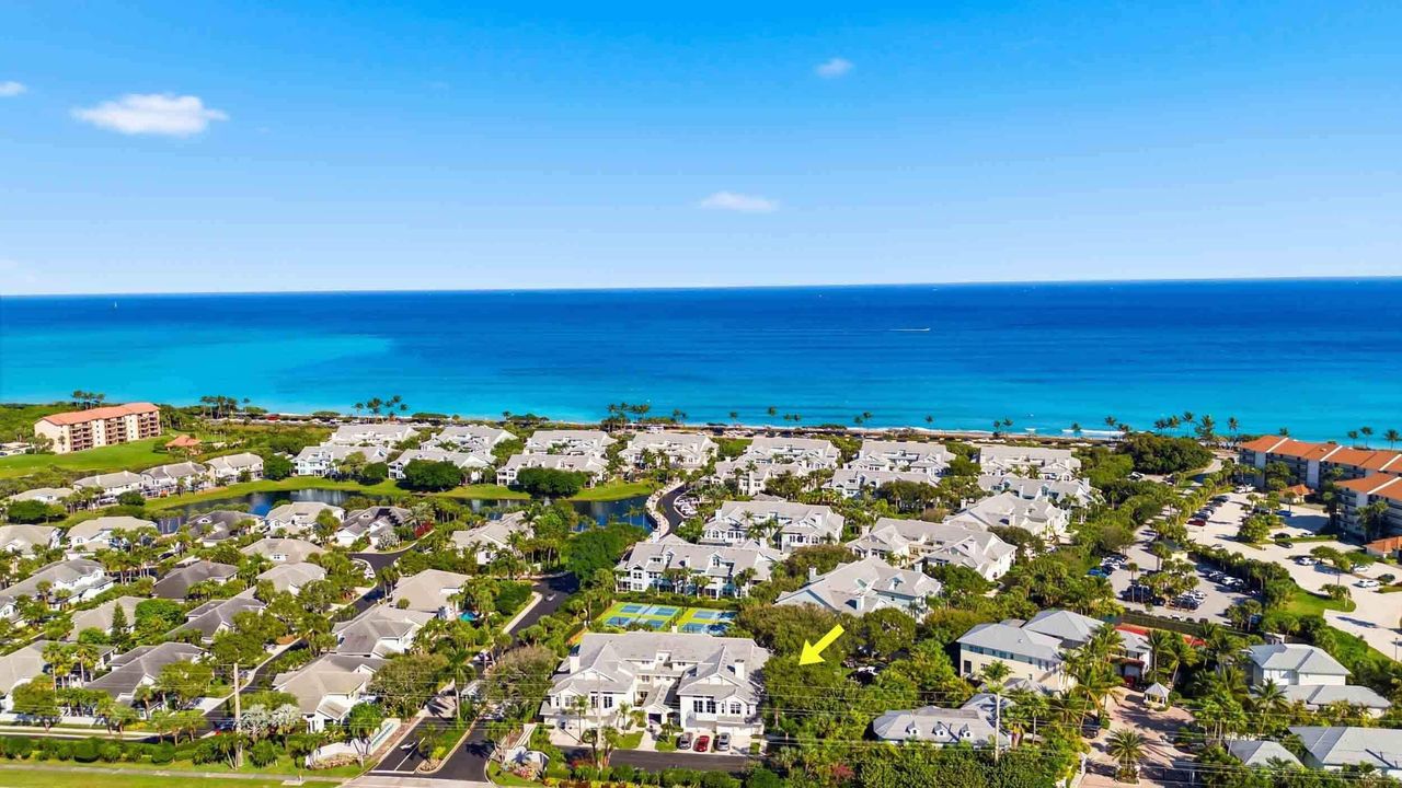 For Sale: $648,900 (2 beds, 2 baths, 1263 Square Feet)