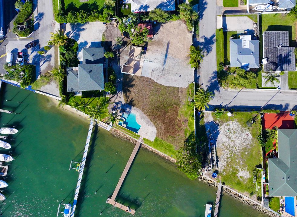 Activo con contrato: $4,800,000 (5 camas, 4 baños, 2138 Pies cuadrados)