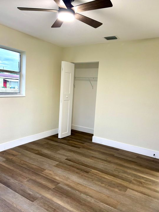 出租: $2,100 (2 贝兹, 1 浴室, 807 平方英尺)