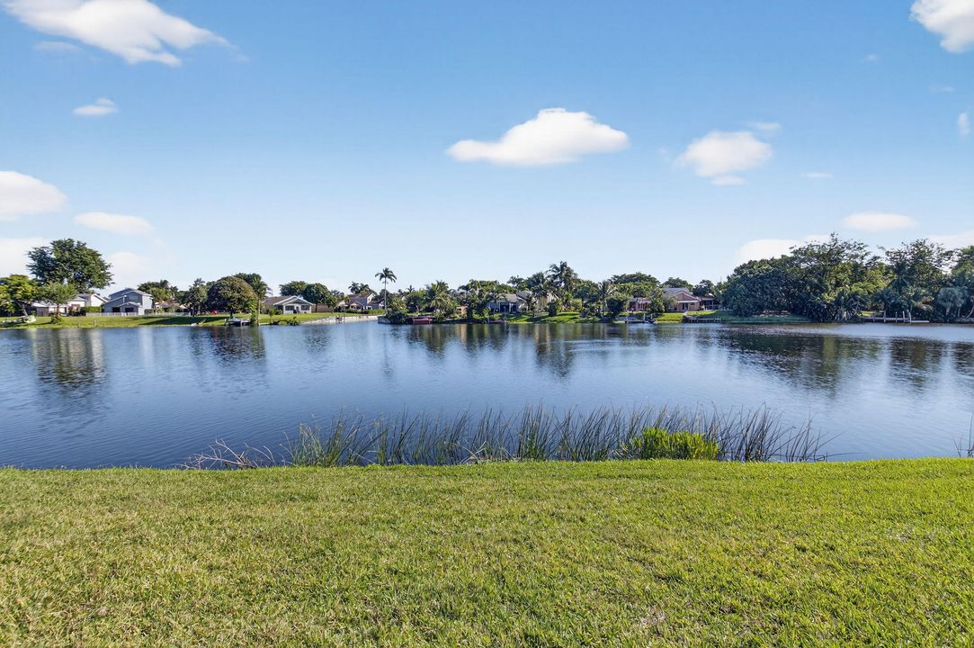 For Sale: $375,000 (3 beds, 2 baths, 1540 Square Feet)