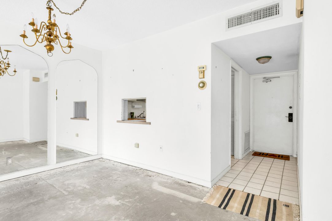 Под контрактом: $379,900 (2 спален, 2 ванн, 1008 Квадратных фут)