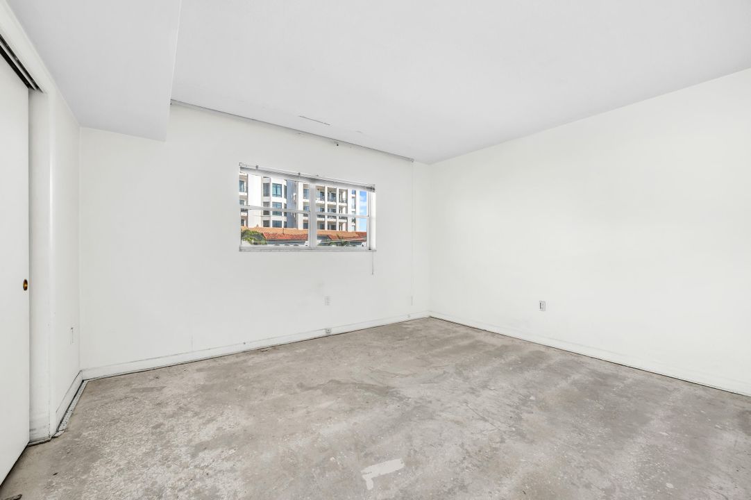 Под контрактом: $379,900 (2 спален, 2 ванн, 1008 Квадратных фут)