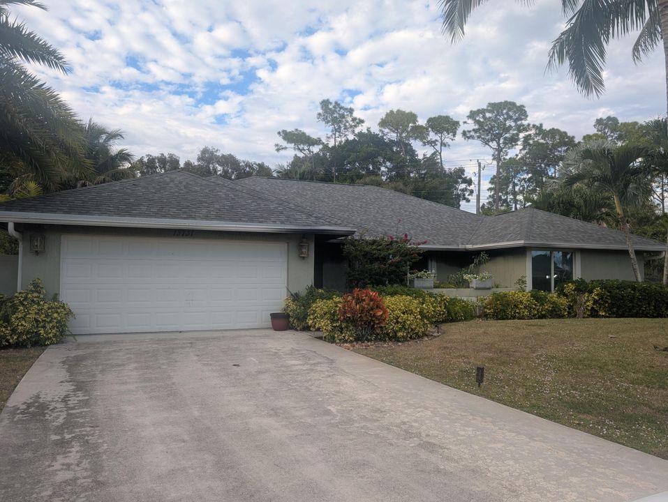 待售: $795,000 (4 贝兹, 2 浴室, 2477 平方英尺)