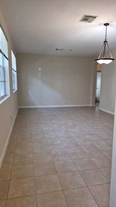 En Venta: $355,000 (3 camas, 2 baños, 1316 Pies cuadrados)