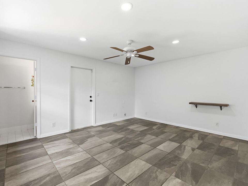 En Venta: $499,900 (3 camas, 2 baños, 1397 Pies cuadrados)