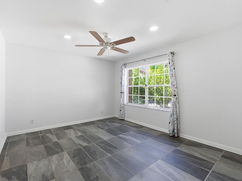 En Venta: $499,900 (3 camas, 2 baños, 1397 Pies cuadrados)