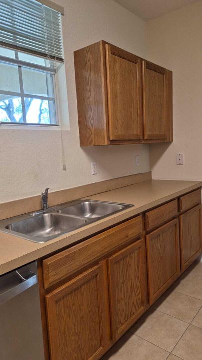 En Venta: $355,000 (3 camas, 2 baños, 1316 Pies cuadrados)