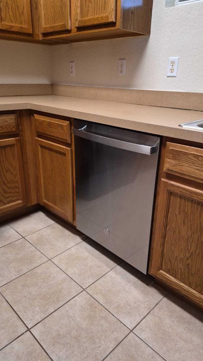 En Venta: $355,000 (3 camas, 2 baños, 1316 Pies cuadrados)