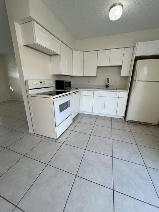 En Renta: $1,900 (2 camas, 1 baños, 800 Pies cuadrados)