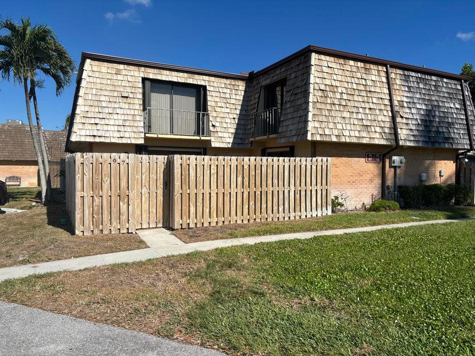 出租: $2,300 (2 贝兹, 2 浴室, 1232 平方英尺)