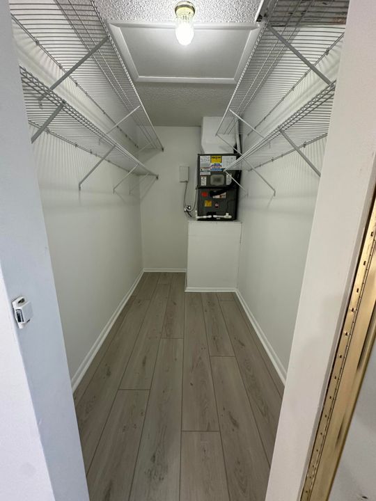 出租: $2,100 (1 贝兹, 2 浴室, 1300 平方英尺)