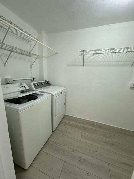 出租: $2,100 (1 贝兹, 2 浴室, 1300 平方英尺)