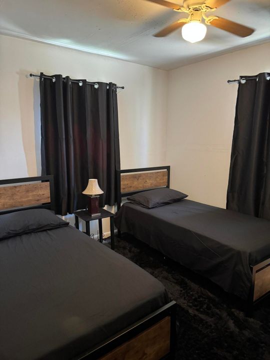 待售: $409,000 (0 贝兹, 0 浴室, 1365 平方英尺)