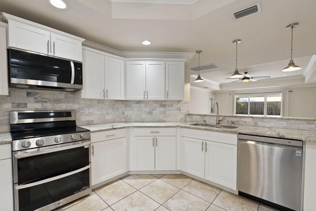 En Venta: $789,000 (4 camas, 3 baños, 2235 Pies cuadrados)