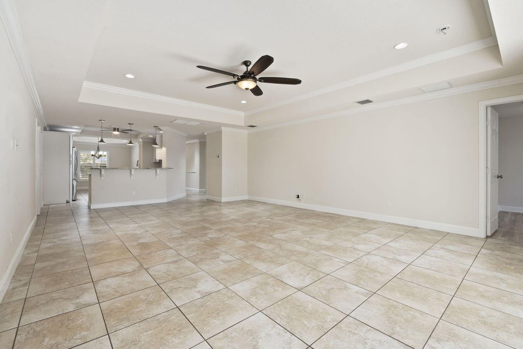 En Venta: $789,000 (4 camas, 3 baños, 2235 Pies cuadrados)