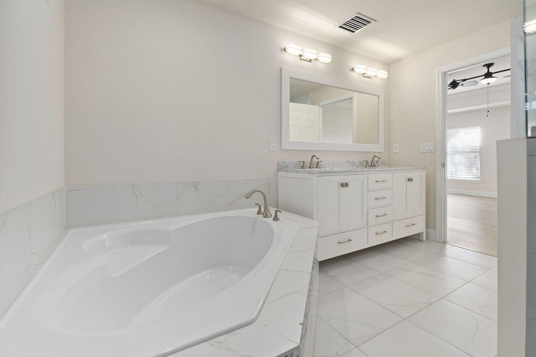 En Venta: $789,000 (4 camas, 3 baños, 2235 Pies cuadrados)