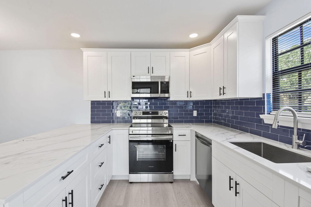 待售: $285,000 (2 贝兹, 2 浴室, 1384 平方英尺)