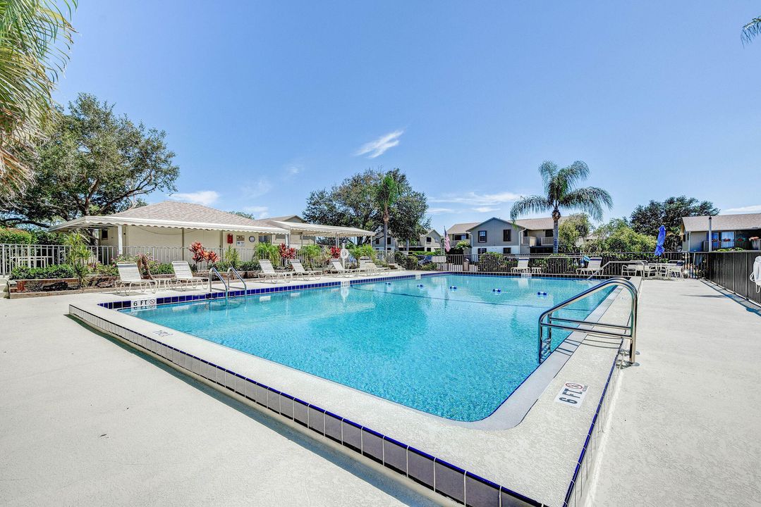 待售: $285,000 (2 贝兹, 2 浴室, 1384 平方英尺)