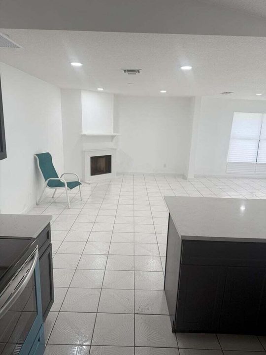 En Venta: $550,000 (3 camas, 2 baños, 1779 Pies cuadrados)