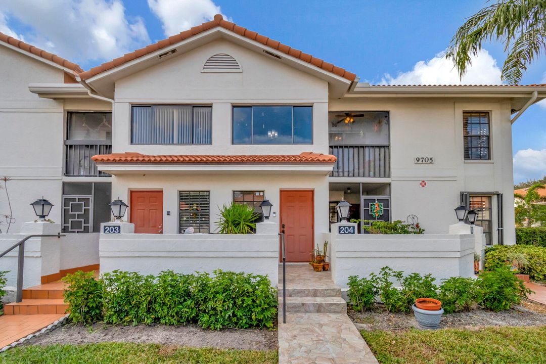 На продажу: $285,000 (2 спален, 2 ванн, 1605 Квадратных фут)