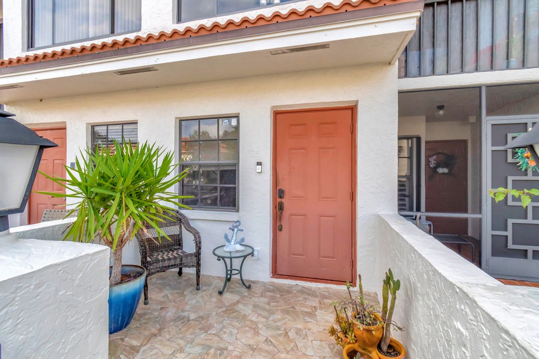 На продажу: $285,000 (2 спален, 2 ванн, 1605 Квадратных фут)