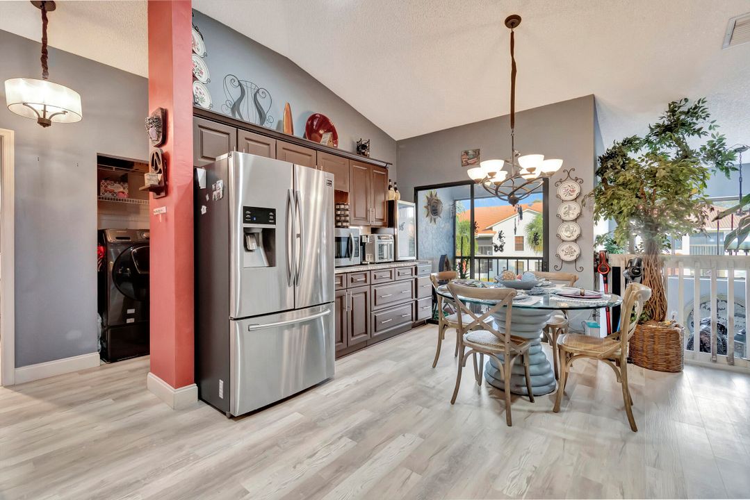 На продажу: $285,000 (2 спален, 2 ванн, 1605 Квадратных фут)