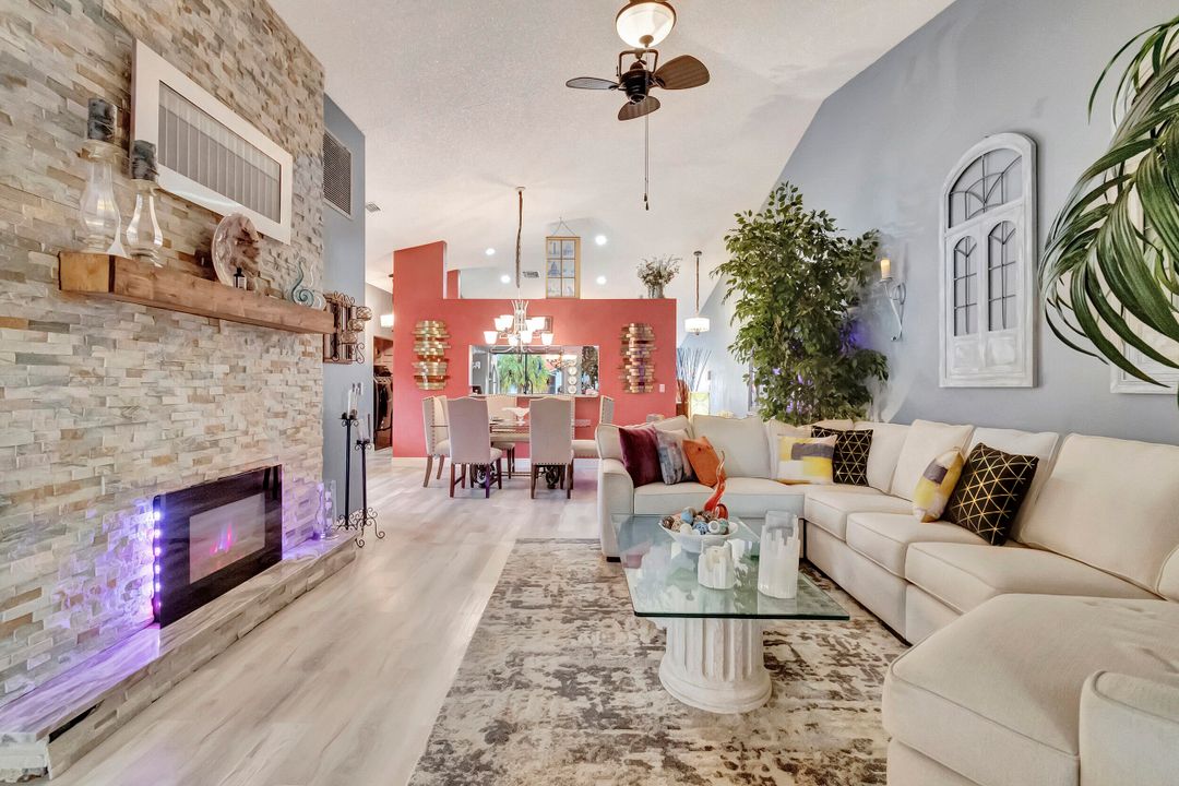 На продажу: $285,000 (2 спален, 2 ванн, 1605 Квадратных фут)