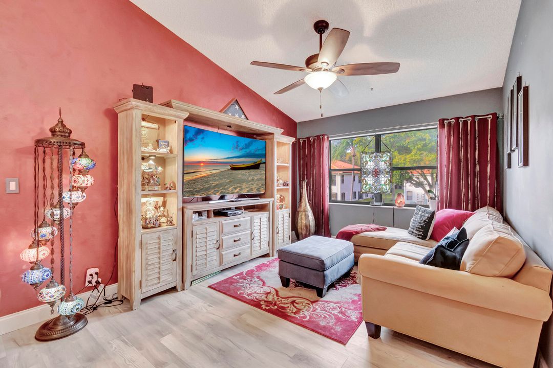 На продажу: $285,000 (2 спален, 2 ванн, 1605 Квадратных фут)