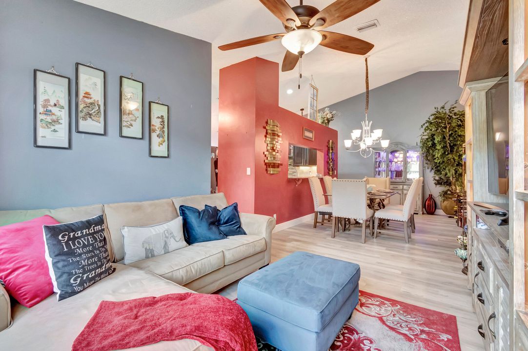 На продажу: $285,000 (2 спален, 2 ванн, 1605 Квадратных фут)