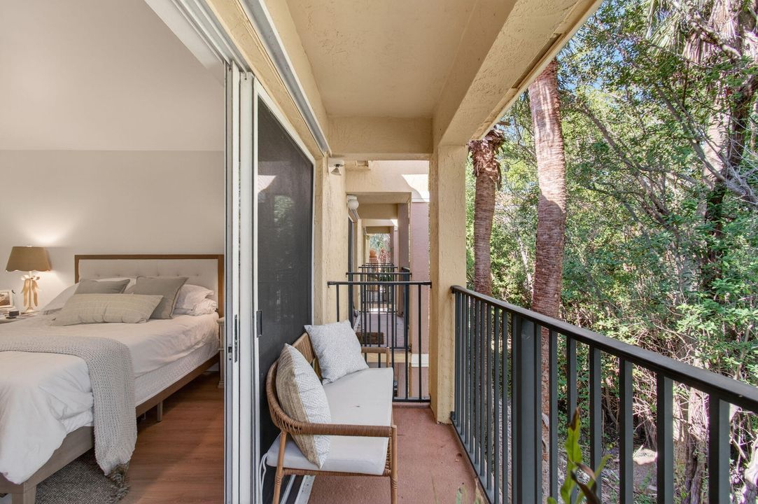 待售: $355,000 (2 贝兹, 2 浴室, 1188 平方英尺)