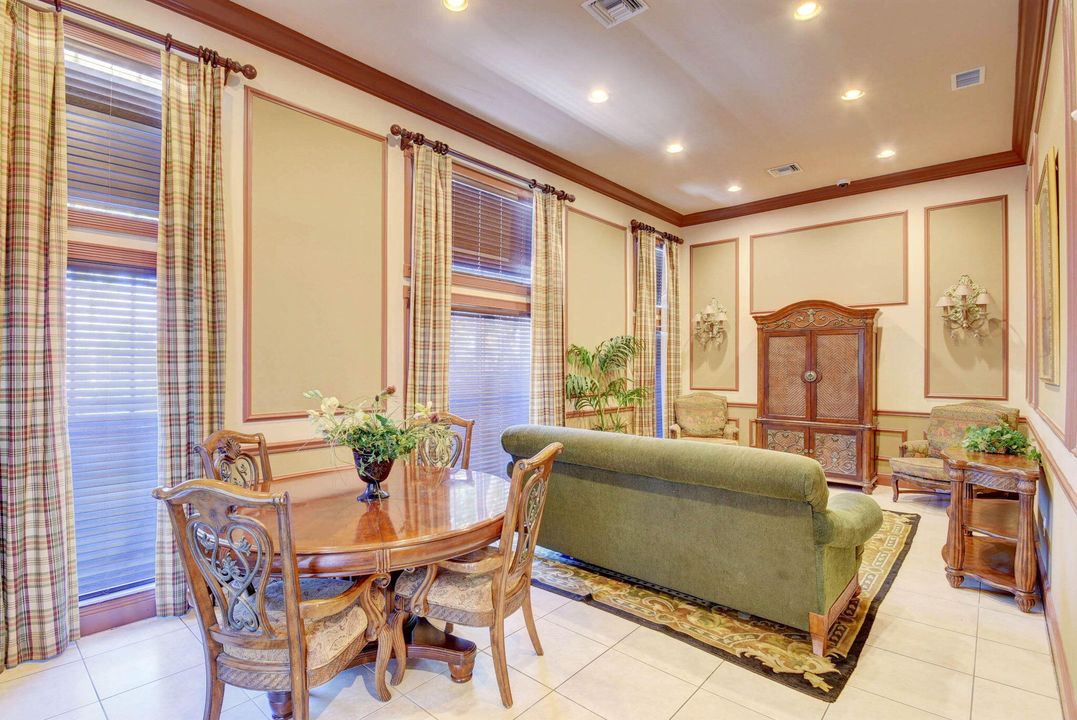 待售: $355,000 (2 贝兹, 2 浴室, 1188 平方英尺)