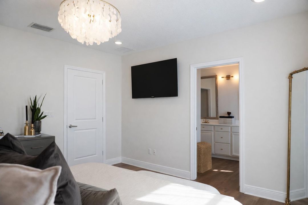 For Sale: $511,000 (2 beds, 2 baths, 1494 Square Feet)