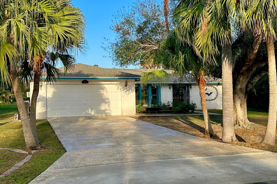 На продажу: $319,900 (2 спален, 2 ванн, 1588 Квадратных фут)