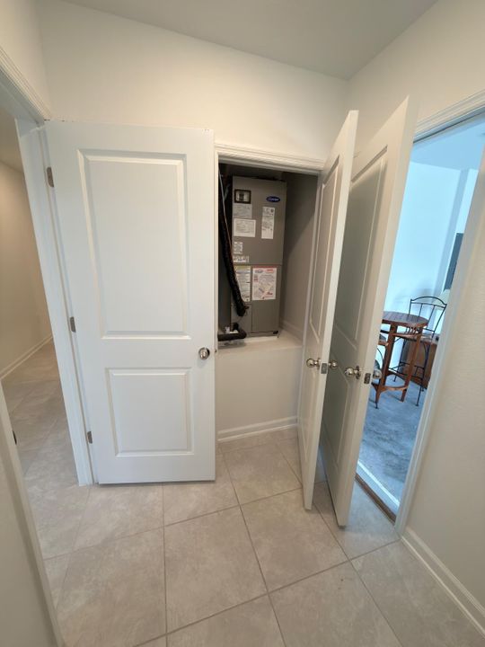 For Sale: $380,000 (3 beds, 2 baths, 1432 Square Feet)