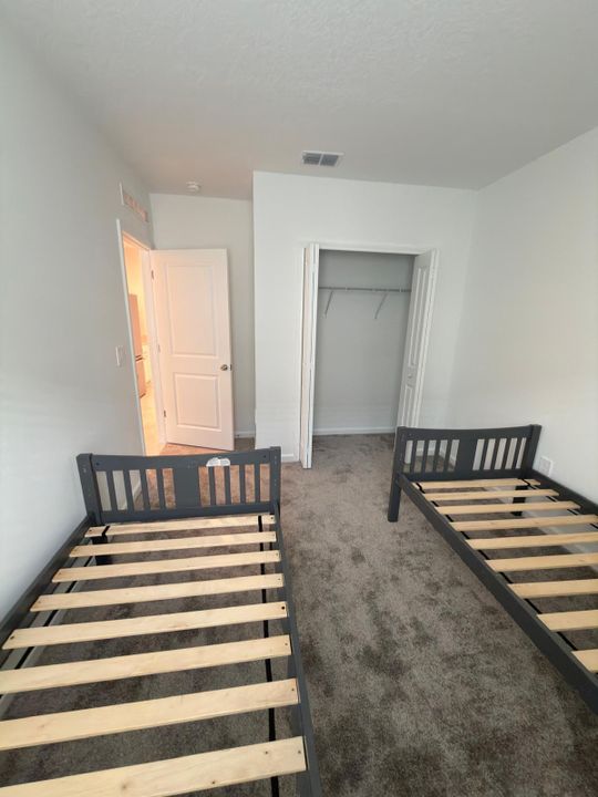 For Sale: $380,000 (3 beds, 2 baths, 1432 Square Feet)