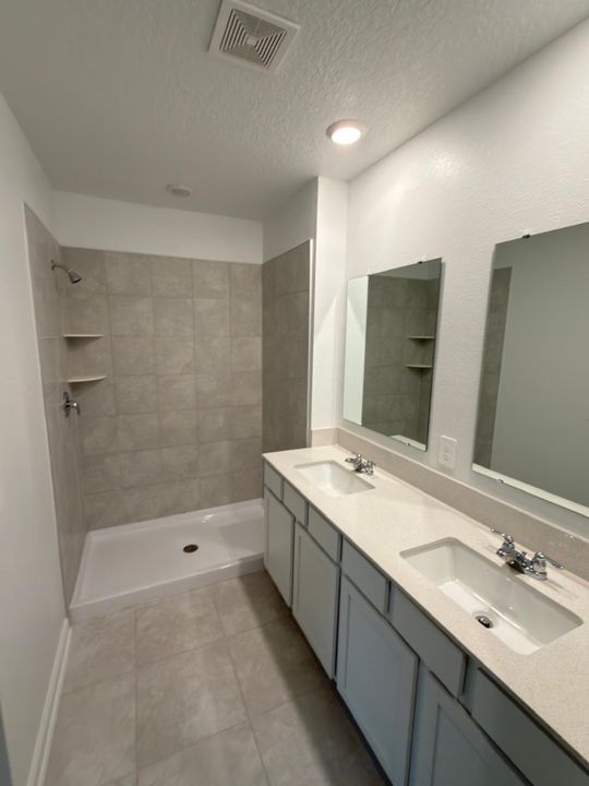 For Sale: $380,000 (3 beds, 2 baths, 1432 Square Feet)