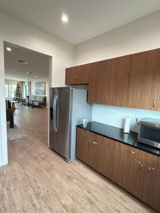 For Sale: $380,000 (3 beds, 2 baths, 1432 Square Feet)