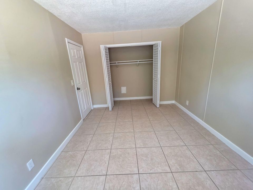 На продажу: $135,000 (2 спален, 1 ванн, 733 Квадратных фут)