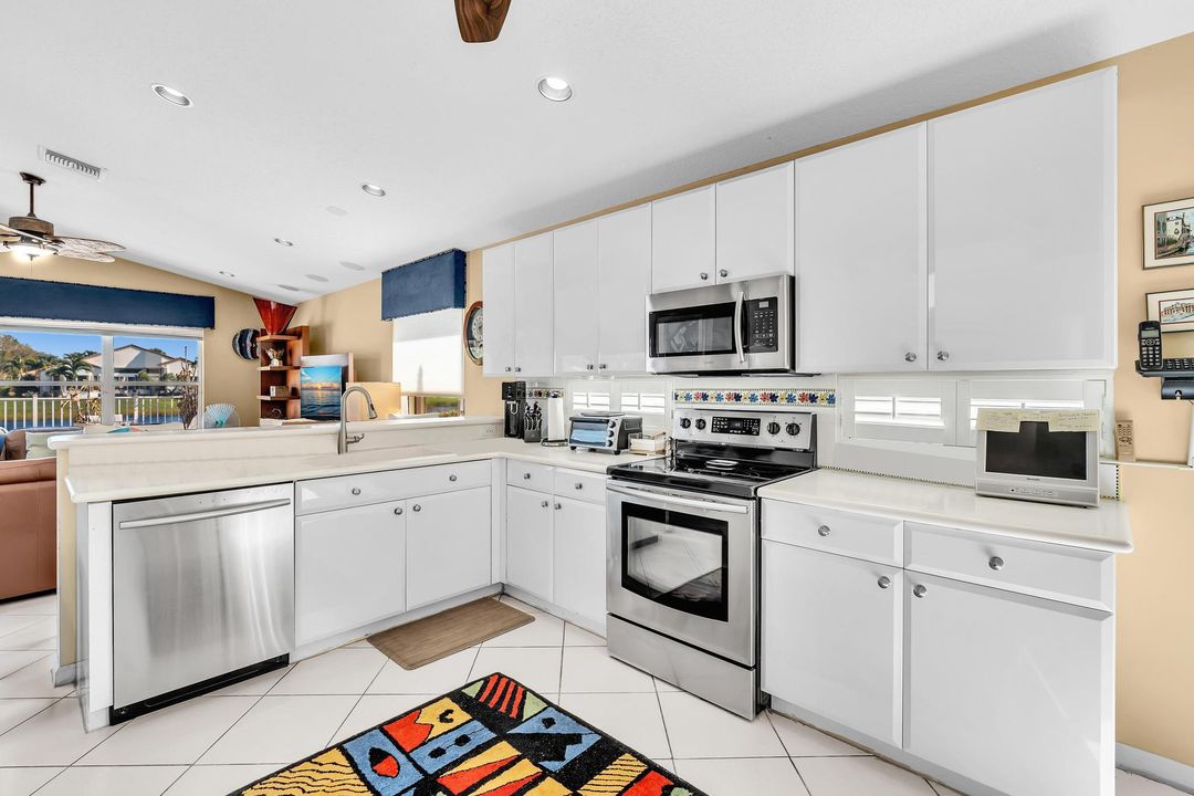 На продажу: $639,000 (3 спален, 2 ванн, 2327 Квадратных фут)