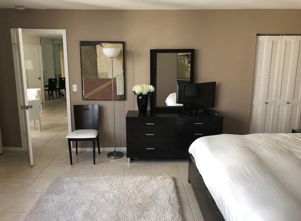 出租: $5,500 (2 贝兹, 2 浴室, 1219 平方英尺)