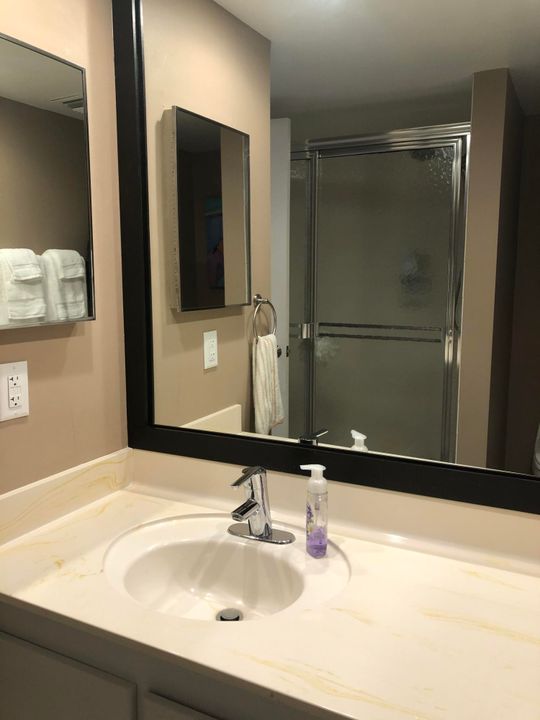 出租: $5,500 (2 贝兹, 2 浴室, 1219 平方英尺)