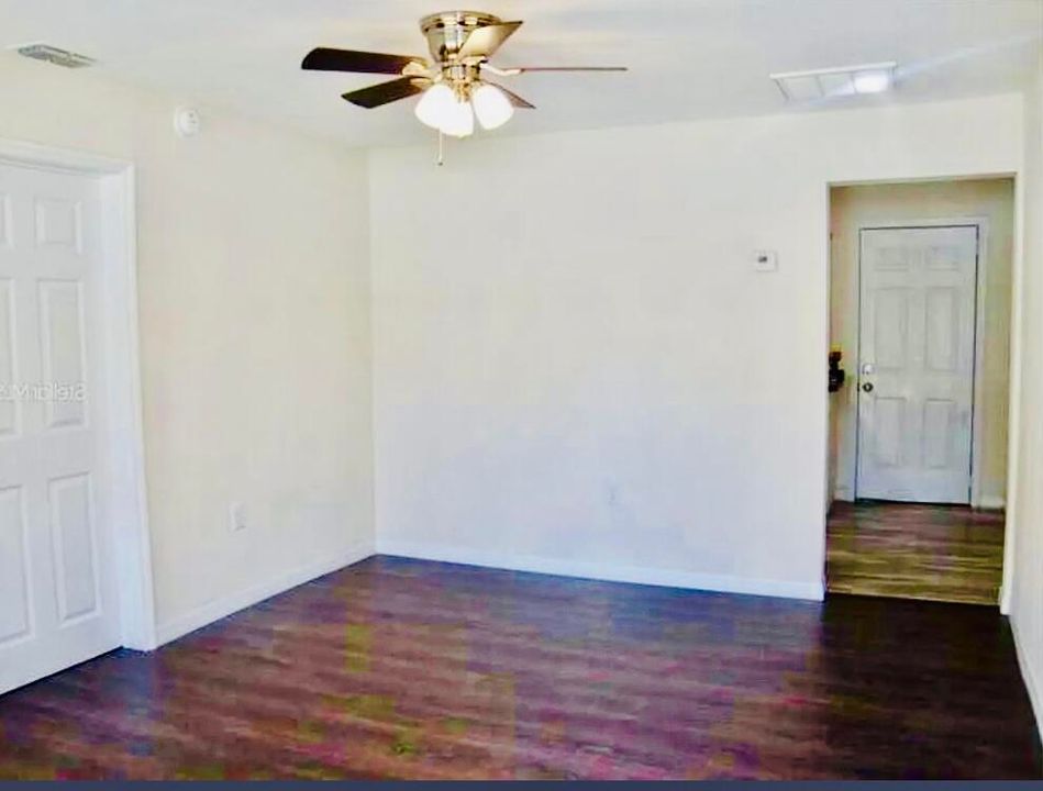 待售: $260,000 (0 贝兹, 0 浴室, 1455 平方英尺)