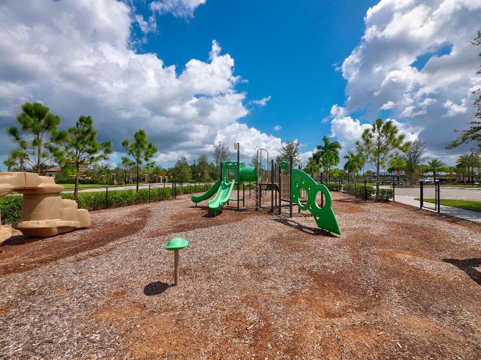 На продажу: $500,000 (2 спален, 2 ванн, 2222 Квадратных фут)